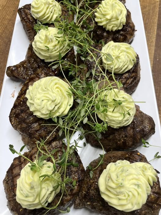 Rosengårdens Gårdbutik byder på lækker fredagsbøf med valgfrit tilbehør