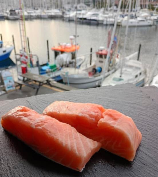 Min Købmand Øster Bjerregrav tilbyder dansk opdrættet laks til specialpris