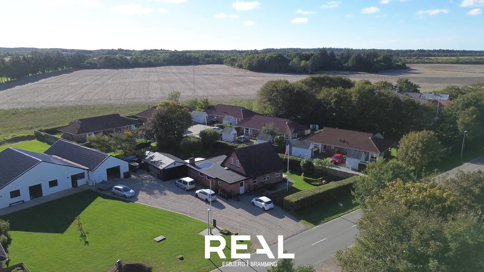 RealMæglerne Esbjerg præsenterer: Velholdt villa i Kokspang klar til nye ejere