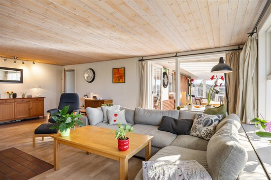 Marienhoffvej 24B og 1 anden boliger er kommet til salg denne uge i Ryomgård - se boligerne her.