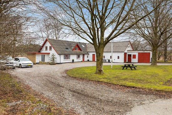 Top 6 over dyreste boliger til salg i Dybvad. Priser op til 4.200.000 kr