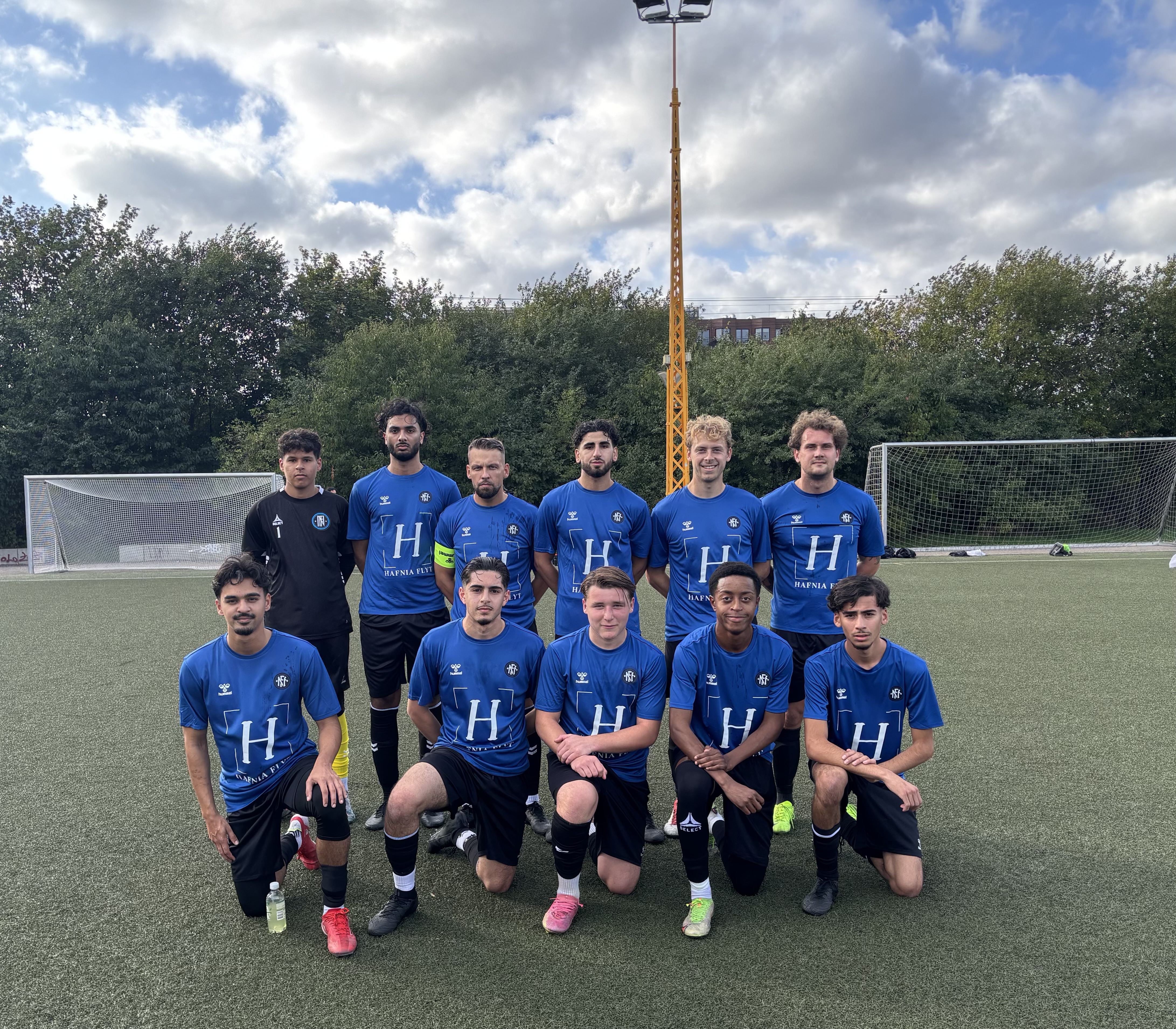 Bastian Petersen skinner i Nørrebro FF's første sæsonsejr