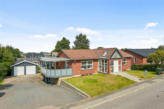 Top 6 over dyreste boliger til salg i Uldum. Priser op til 3.985.000 kr