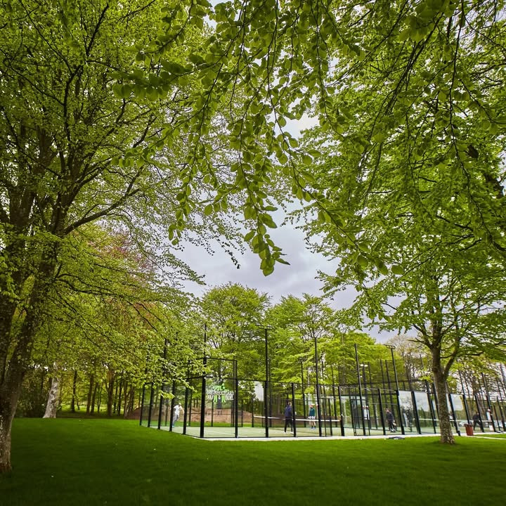 Breinholtgård Golf Klub inviterer til padel og golf i Kristi Himmelfartsferien