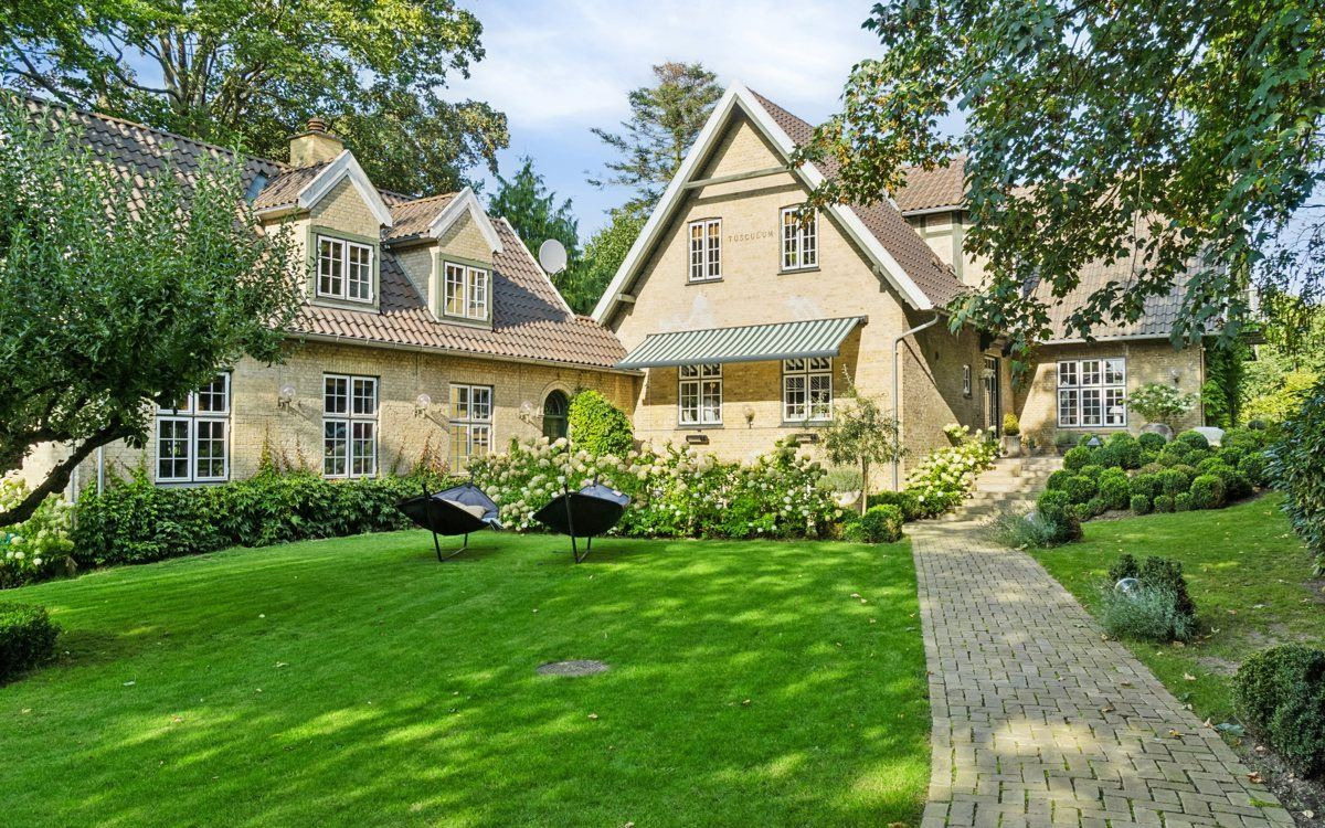 Rolighedsvej 10A til salg for 32,0  mio. kroner - Se 5 andre boliger til salg i Skodsborg