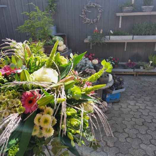 Fynbogården Blomster ApS tilbyder selvbetjening alle ugens dage fra 8.00-21.00