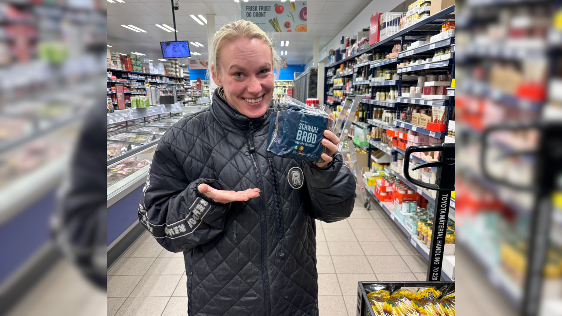 Mød Sara som sikrer en god start på dagen i REMA 1000 på Stenbjergvej