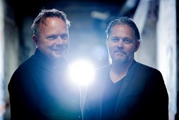 Musikken spiller videre