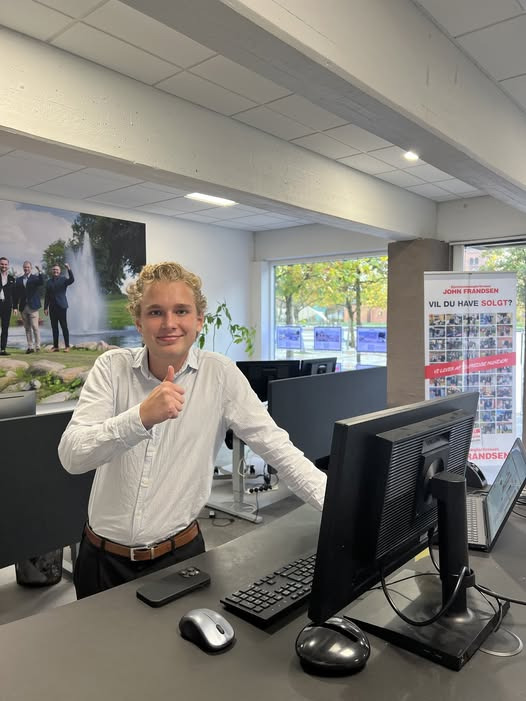 John Frandsen Ikast byder velkommen til Louis, ny praktikant