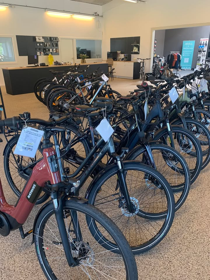 Birks Bike Shop ApS præsenterer stort udvalg af elcykler fra 10.999 kr