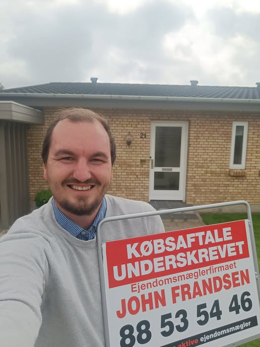 John Frandsen Herning lukker for fremvisninger på Jagtvej 21 efter underskrevet købsaftale