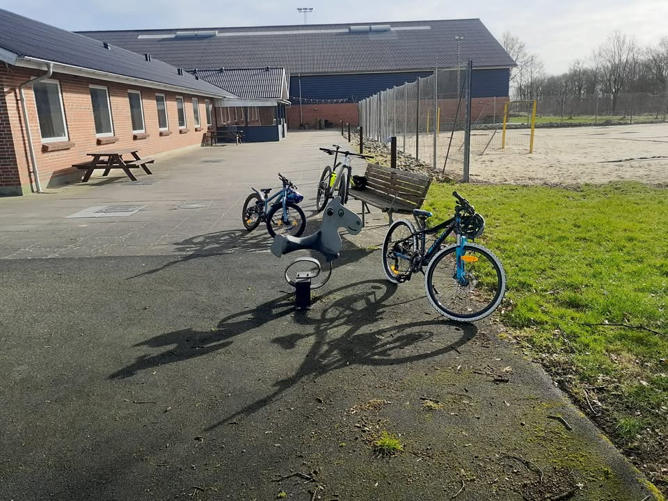 Pumptrack-baner i Holstebro: Sjov familieaktivitet med cykeltjek hos HV CARE