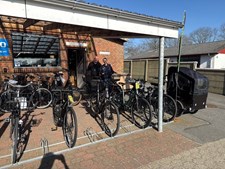 PER P. CYKLER holder lukket Kristi Himmelfartsdag, men åbner igen fredag med ledige tider og gode tilbud