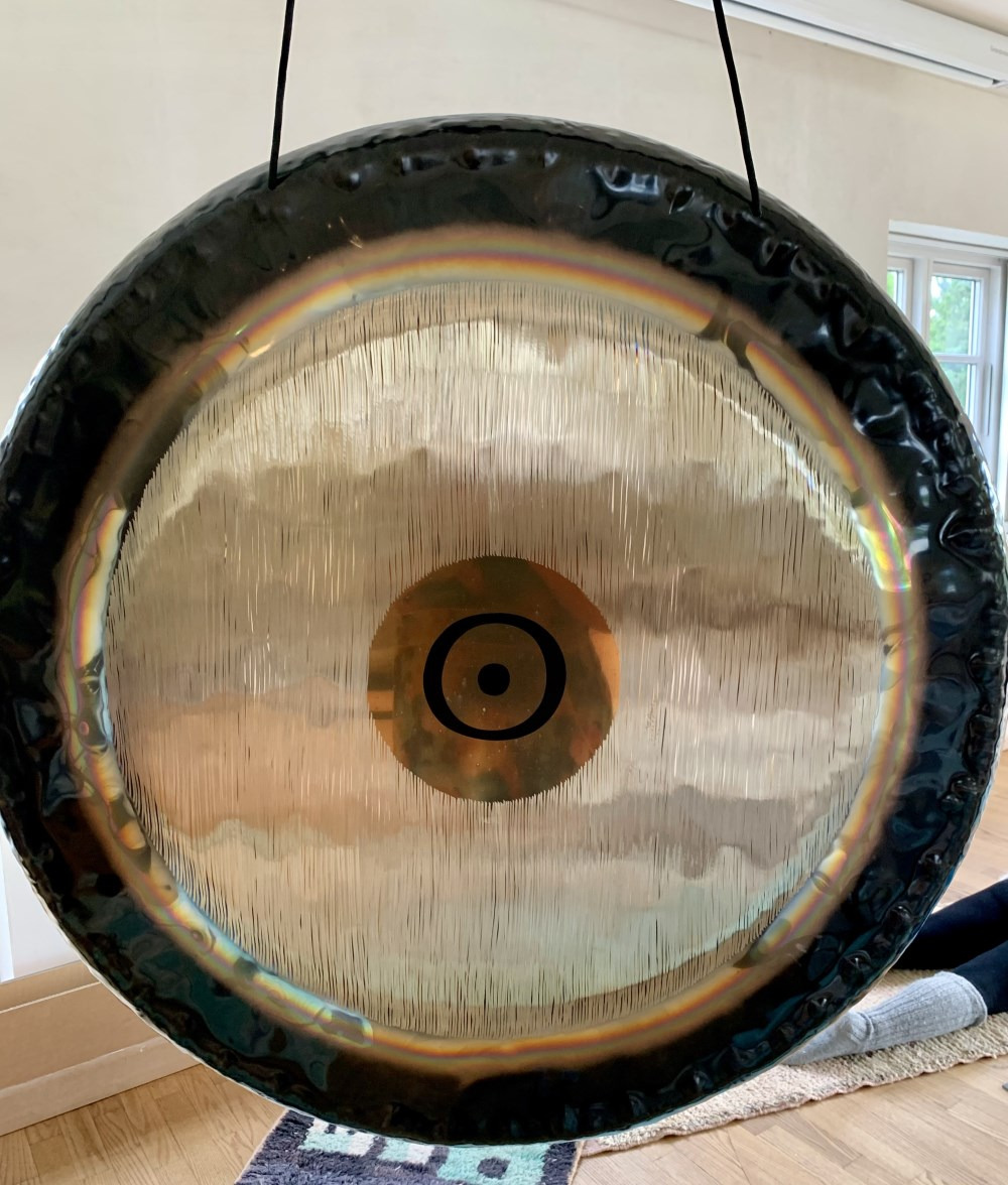 Oplev indre ro med et Gongbad i Kirke Hyllinge