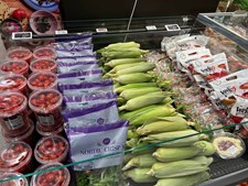 Min Købmand i Asp tilbyder friske grøntsager og grillkød til weekenden