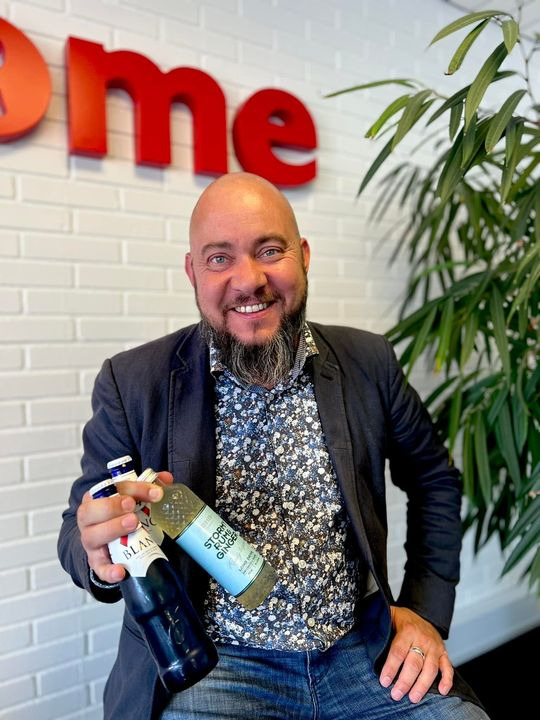 En finger på pulsen i Hals