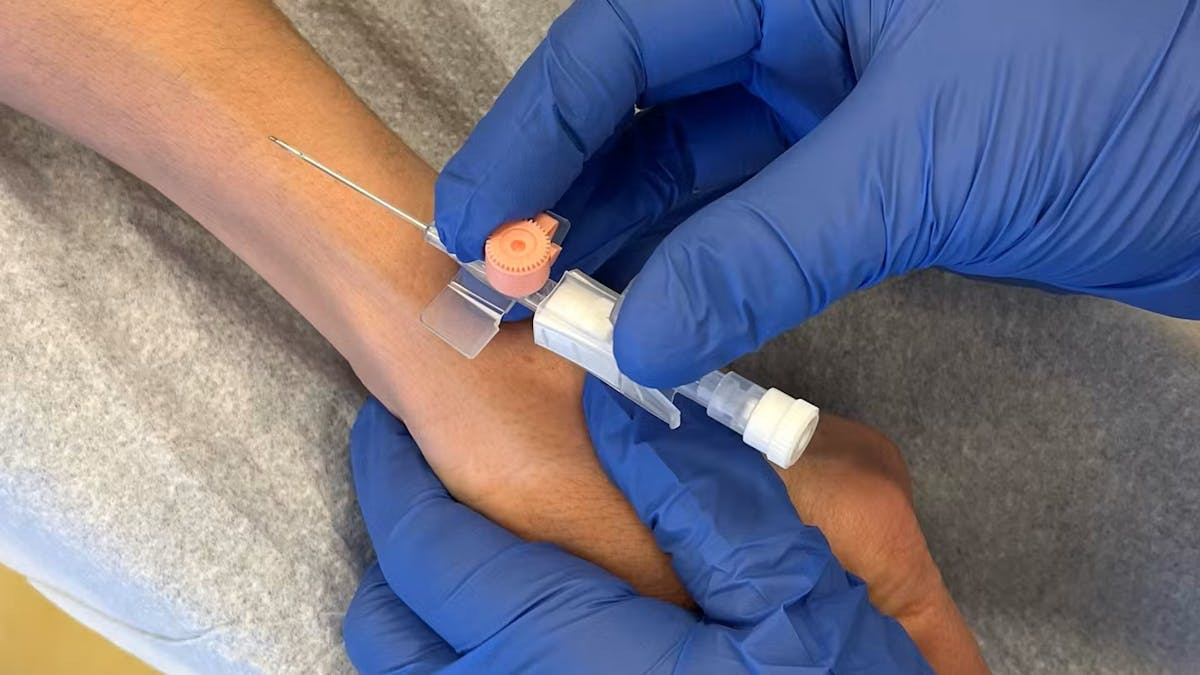 Lær at anlægge perifere venekatetre på SDU