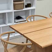 Livingshop Holstebro annoncerer sommertilbud på demomodeller af &Tradition-bord og Montana-reol