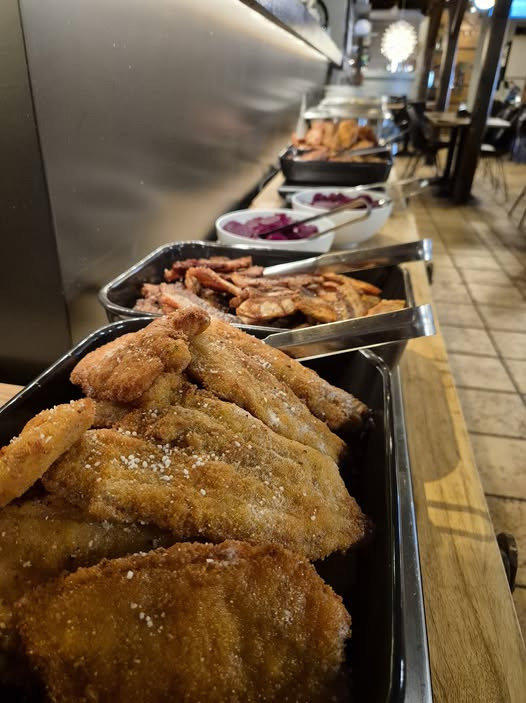 Oplev stegt flæsk buffet hos Café Rohde torsdag 4. september