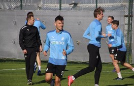 Vito: Vi kæmpede røven ud af bukserne