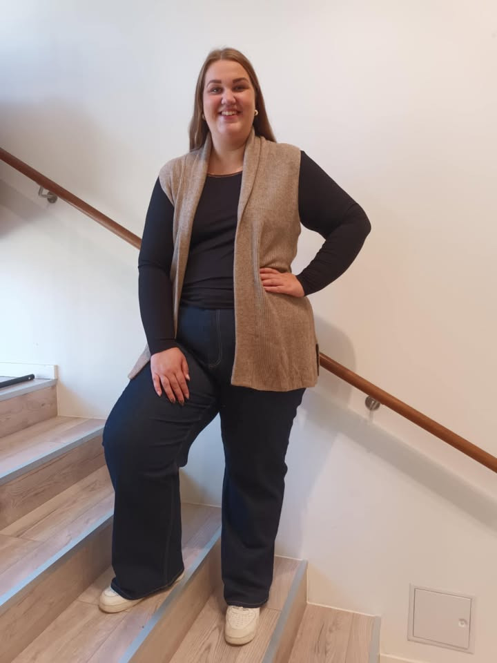 Only Curves fremhæver Dittes stil med trendy efterårsjeans