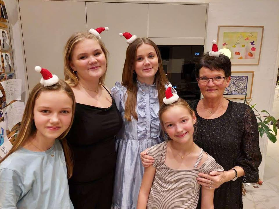 Smykkedesigner Helga Winther forvandler arvet guldkæde til lykkebringende smykker for hele familien