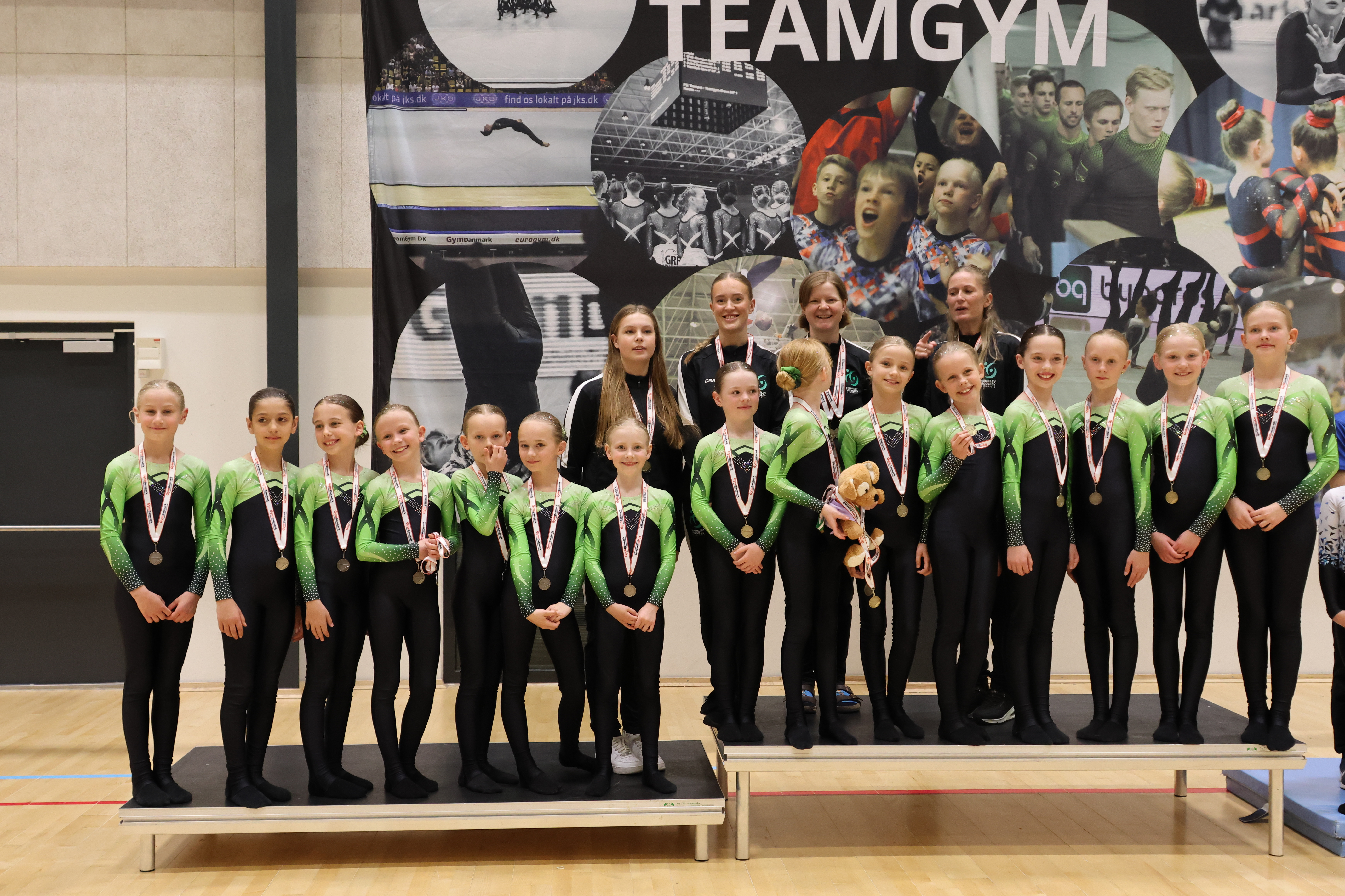 Flotte medaljer til Himmelev Veddelevs mikro piger ved TeamGym-konkurrence