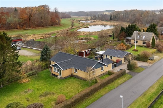 Vandmøllevej 1 er til salg for kun 349.000 kr.: Se de billigste boliger til salg i Kolind her