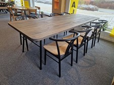 HOVELIND MØBLER præsenterer skarpe priser på restparti af plankeborde og sofabord