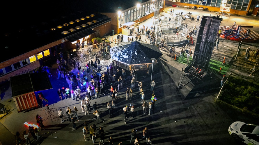 Holstebro ungdomsskole og politi samarbejder om alkoholfrit ungdomsmiljø