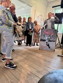 Gimsinghoved åbner udstillingen Kunsten i sport med succesfuld fernisering