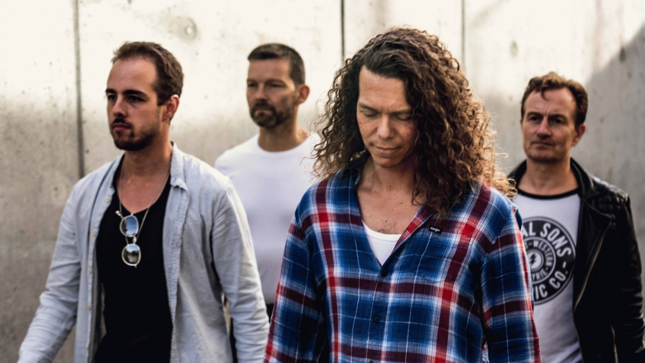 Oplev Heart Shaped Box på Walther's Musikcafé