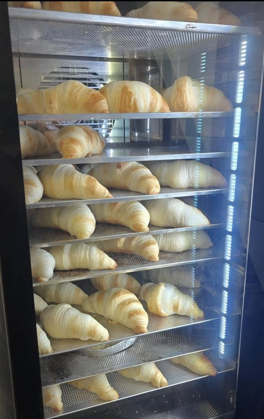 Risskov Torvet: Åbent idag med tilbud på friskbagt brød og croissanter