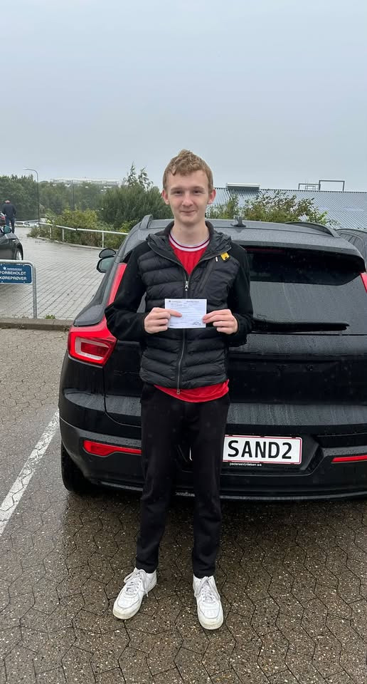 Kenneth Sand Køreskole ønsker Malthe Pedersen tillykke med bestået køreprøve i første forsøg