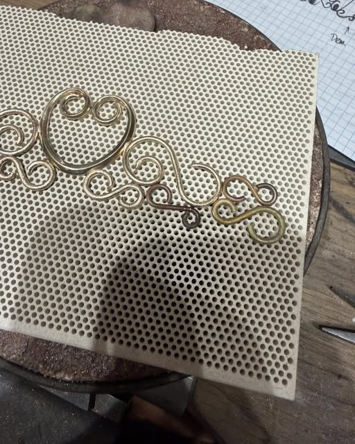 Guldsmed Lütken inviteret til prestigefuld kunstudstilling på Gavnø Slot