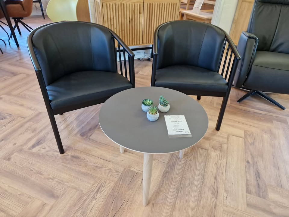 HOVELIND MØBLER tilbyder stor rabat på Karina loungestole – kun 3 tilbage