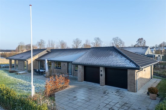 Parosvej 174 og 1 anden boliger er kommet til salg denne uge i Hjortshøj - se boligerne her.