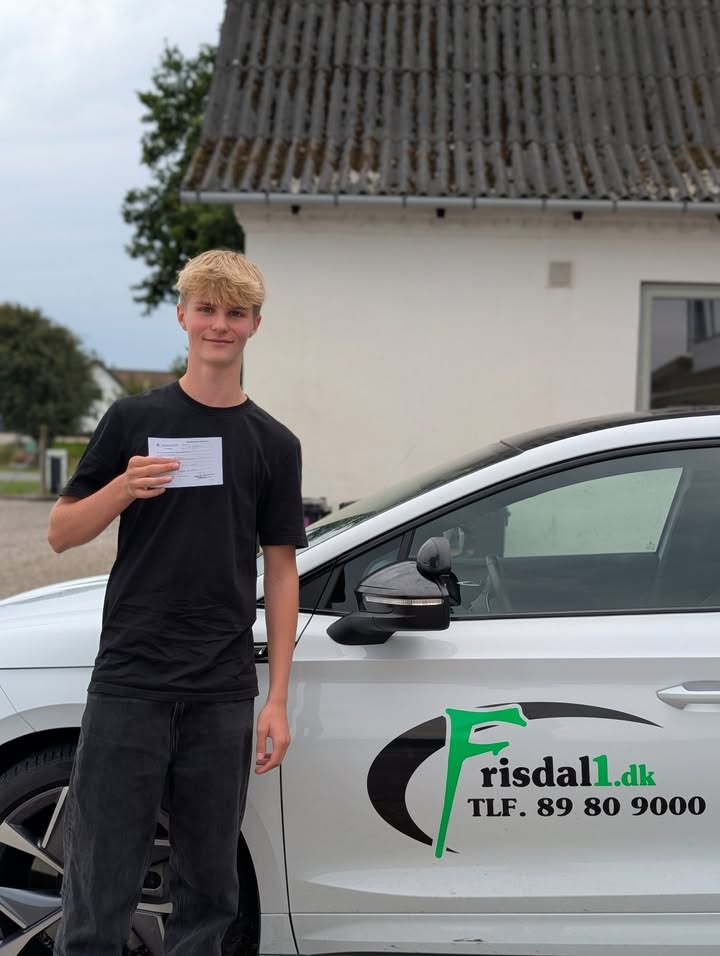Frisdal Køreskole fejrer endnu en Jørgensens succesfulde køreprøve