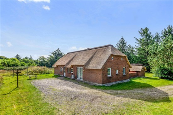 Bækbyvej 77 og 3 andre boliger er kommet til salg denne uge i Ulfborg - se boligerne her.