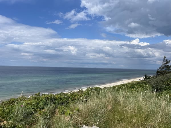 &LIVING Aalborg fremviser unikt liebhaver-sommerhus i Rågeleje med panoramaudsigt og privat strandsti