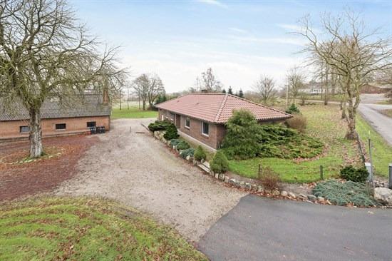 Løvelbrovej 12 og 2 andre boliger er kommet til salg denne uge i Tjele - se boligerne her.