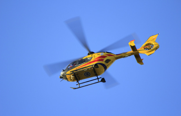 Frontalt sammenstød på Gørlev landevej: Vejen spærret for lægehelikopter