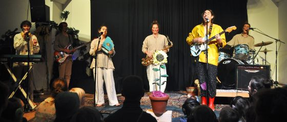 Punkrock for børn: Oplev "die" i Svendborg Forsamlingshus