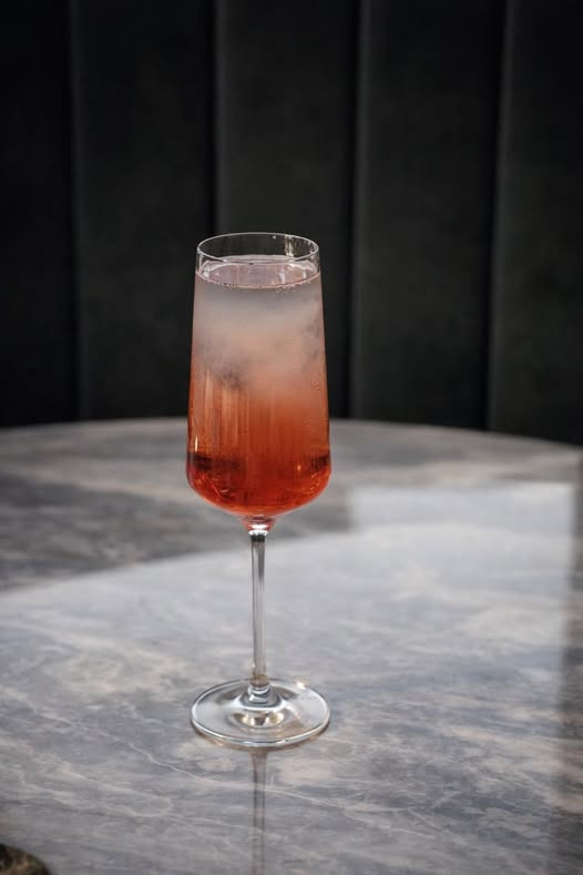 YÜMI Aalborg lancerer Valentinscocktailen Roses in the rain