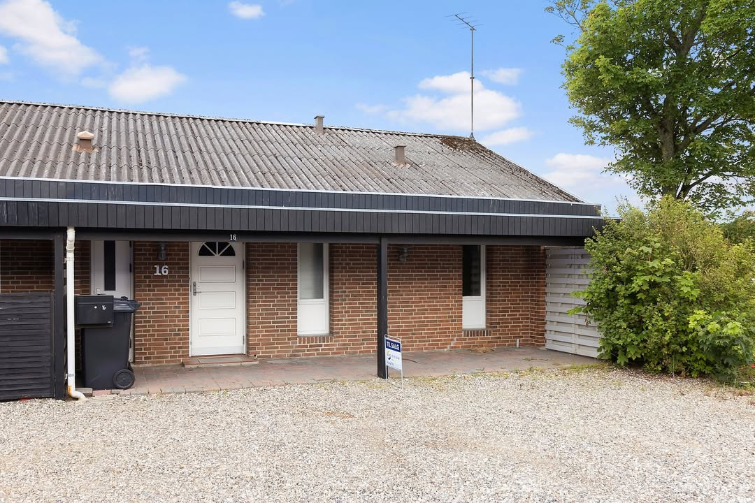 EDC Hurup Thy præsenterer centralt beliggende og prisbilligt rækkehus i Hurup