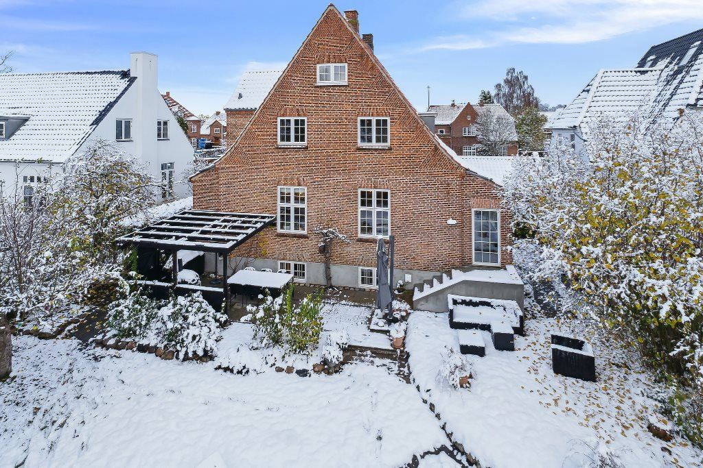 For 12,8  mio. kroner kan du nu få Kong Valdemars Vej 15 - Se priserne på de dyreste boliger til salg i Roskilde