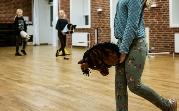 Gratis vinterferieaktiviteter i Vallensbæk: Tennis, skydning og kæphesteridning på programmet