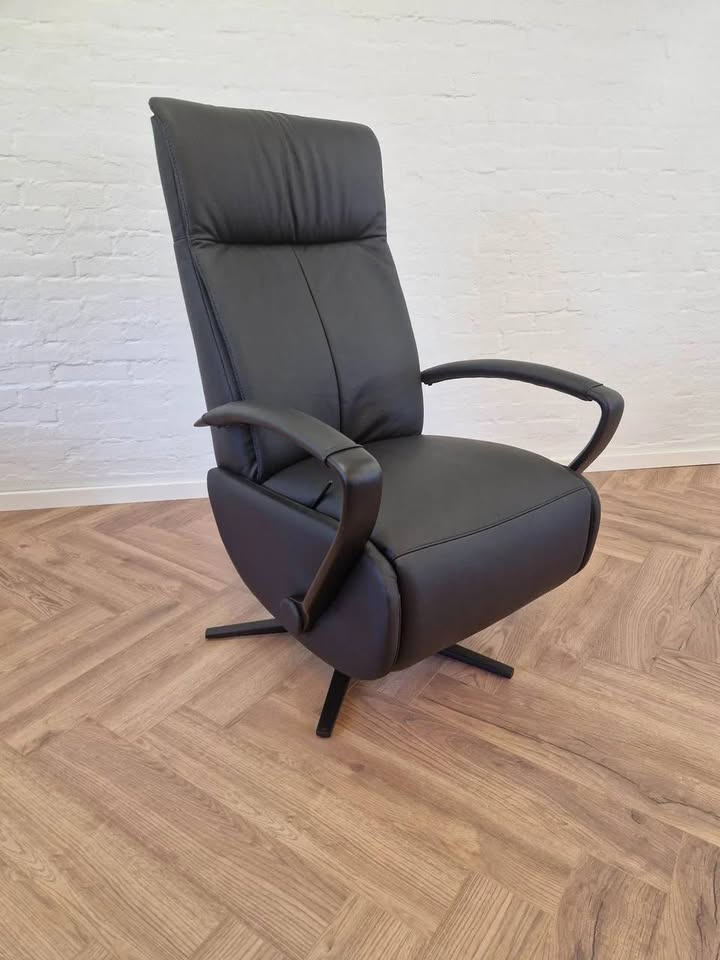 Hovelind Møbler præsenterer specialdesignet lænestol fra Holland i høj kvalitet