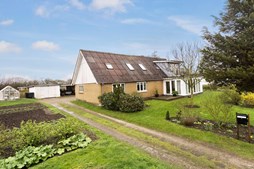 Til salg hos WESTERGAARD BOLIG: Virkelig fin og rummelig villa i Hallund