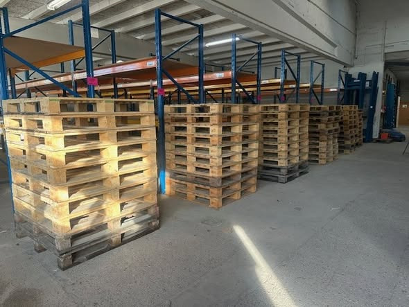 CAMPEN AUKTIONER tilbyder konkursauktion med lagerreoler og paller til opgradering af dit lager